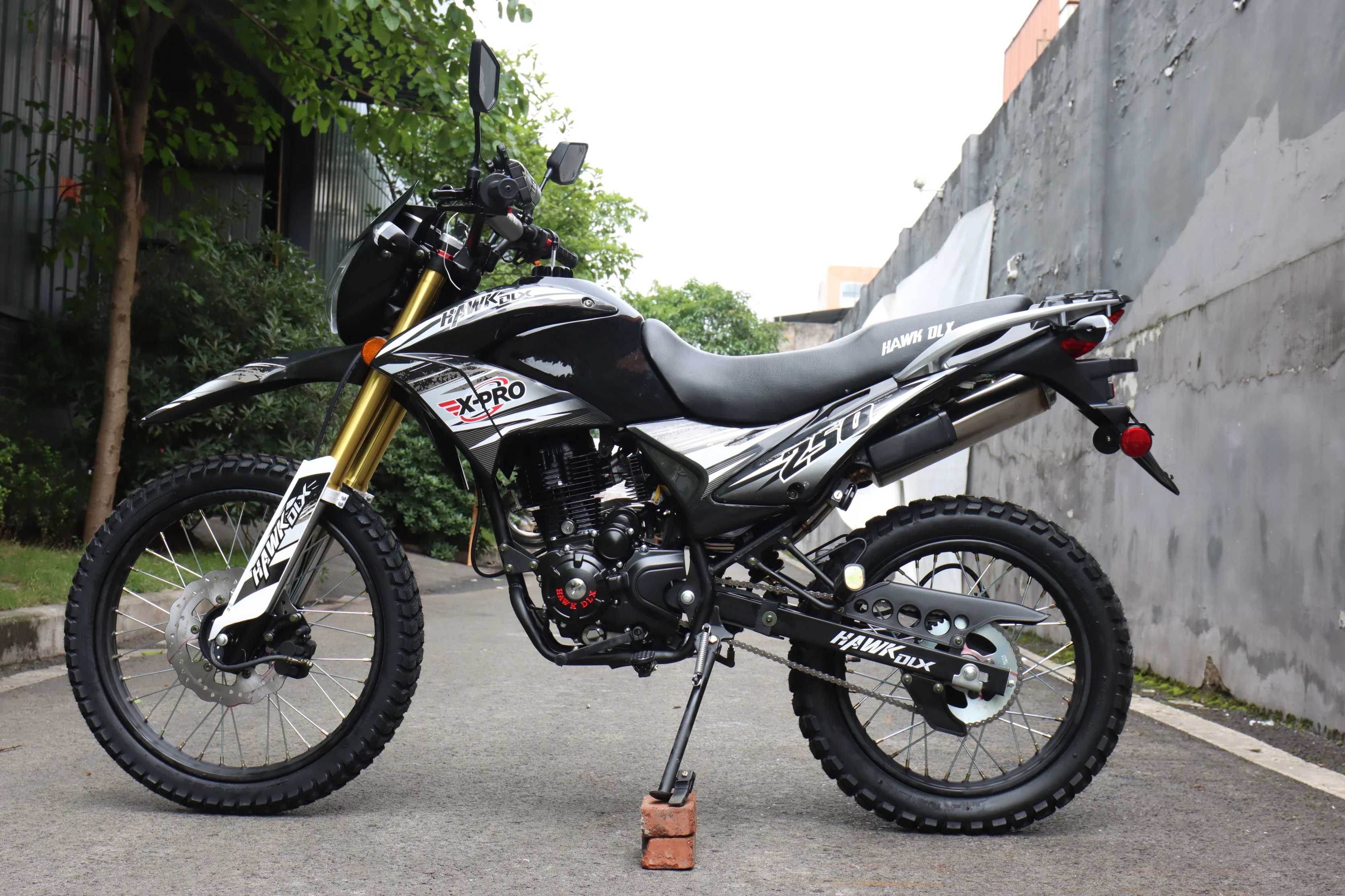 Free Shipping! X-PRO Hawk DLX 250 EFI Fuel Injection Motorcycle with 5-speed Manual Transmission and Electric/kick Start! Big 21in/18in Wheels! DOT Approved Street Legal! - Image 11